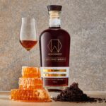 Woodwater – PX Honey-Whisky, bottle, glass, honeycomb